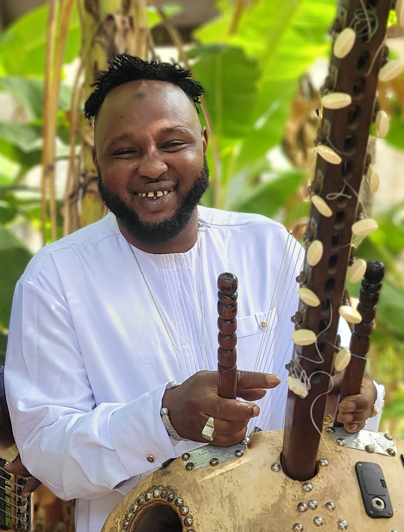 Mafu Conteh playing the kora at close range